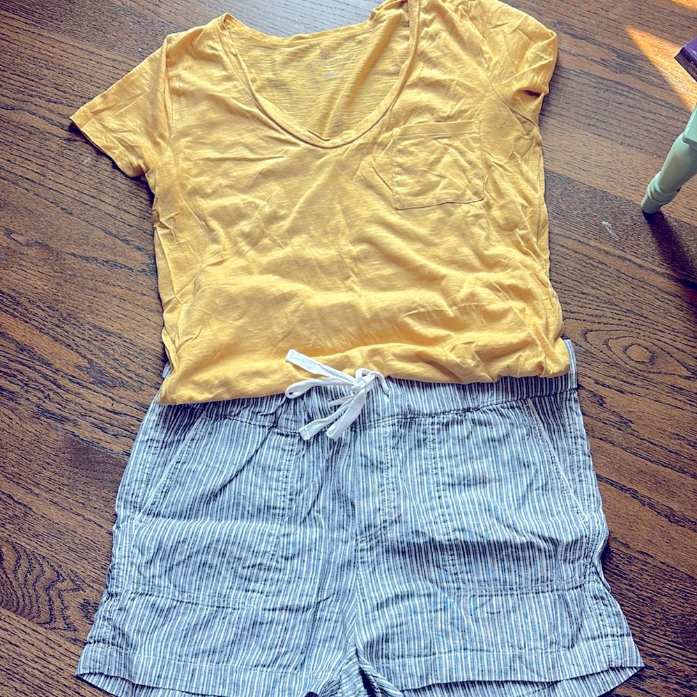 Perfect condition Caslon mustard color pocket t-shirt